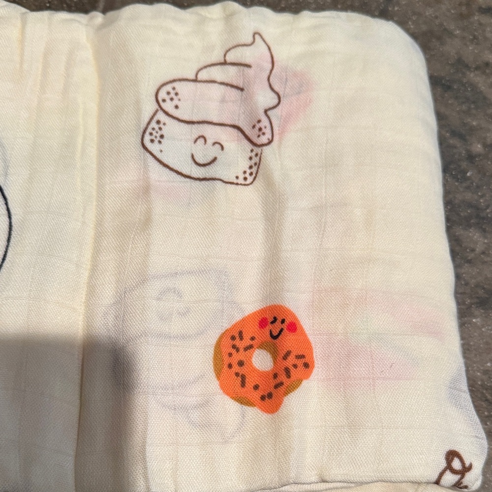 Coco Moon x Zippy’s collab swaddle - Cream and Orange - Picture 4 of 5